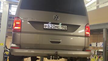 Volkswagen Multivan на подъемнике